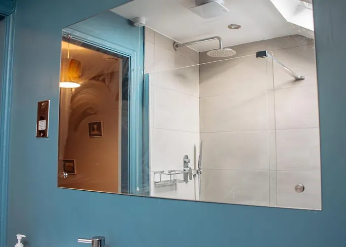 Ferienhaus Secret View Cottage, A Hidden Gem In *